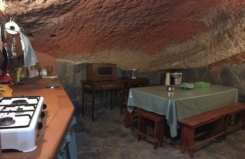 Fasnia Cottage | Finca Las Polinarias Cave House in Fasnia