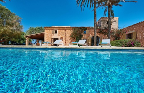 Es Palmer Villa | Finca 'Son Garreta' with Views of the Tramuntana, Private Pool and Wi-Fi