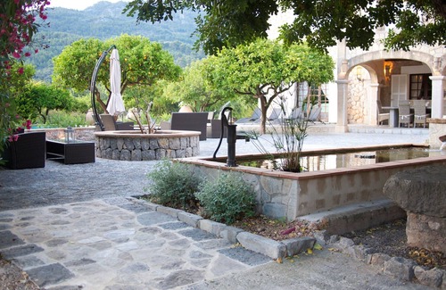 Biniaraix House | Finca with large pool, jacuzzi, and new fully lit "hybrid" clay tennis court.