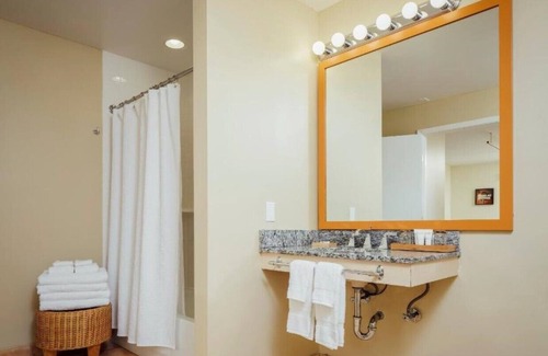 Ponderosa Park House | Find Your Escape at Our Boutique Sunnyvale Room