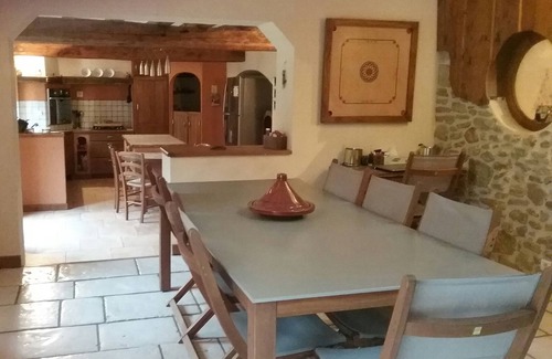 Montagne House | Find yourself in the countryside with family or friends