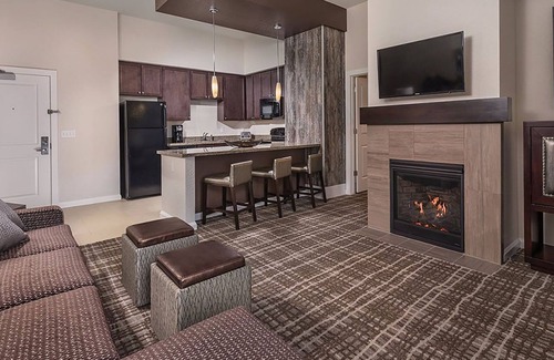 Park City Resort | 𝐅𝐢𝐧𝐝𝐢𝐧𝐠 𝐌𝐞𝐢𝐥𝐢 Ski-In/Ski-Out Canyons Village Resort+Amenities, 2BR
