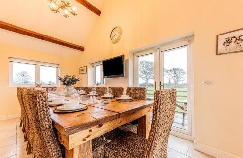 Holywell House | Finest Retreats - Groes Faen Bach Farmhouse