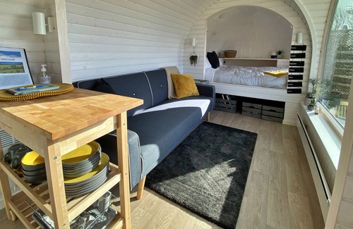 Looe Ski Chalet | Finest Retreats | Jam First Cabin