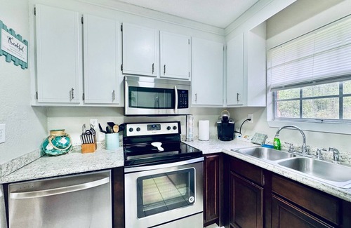 Milton House | Fins to the Right on Blackwater River - 35 mins to the Beach