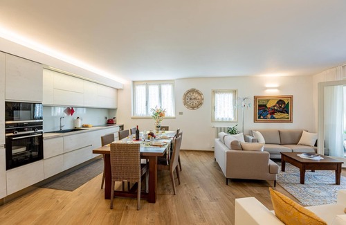 Colico Apartment | Fiori Garden Holiday Apartment with Pool