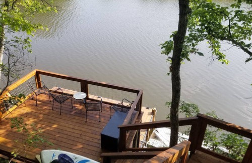 Samantha House | Firefly Lake House - Gorgeous Lake Access and Nature!