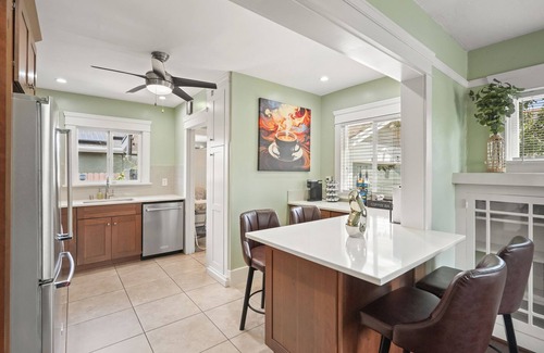 Belmont Heights House | Firepit, Game Room & BBQ - Family-Friendly Home