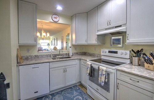 Ocean View Condo | First Floor, 2 BD, 2 BA Condo, Bayside Views, Pool, Tennis, and Many Free Activities!