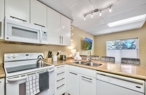Zephyr Cove Apartment | First level studio suite close to everything bike, ski, swim Zephyr Cove!