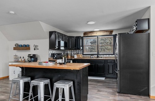 Markesan House | Fish All Day, Firepit Nights, Near Big Green