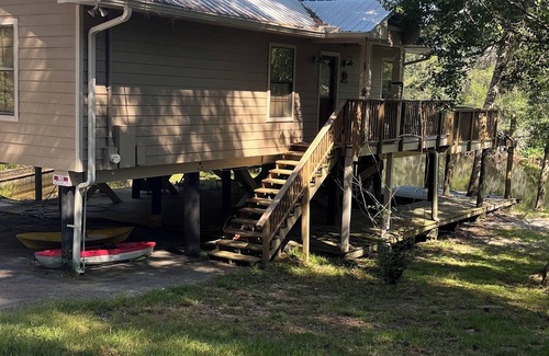 Mobile House | Fish Camp Retreat: relaxing 3-bedroom river house on Bay Minette Creek
