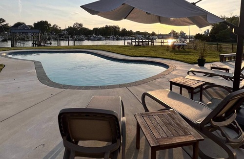 Tilghman House | Fish from the dock, swim in the pool, book now.