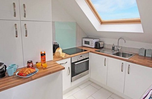 Seahouses Cottage | Fisherman's Cottage with amazing sea views - set in old quiet cobbled square