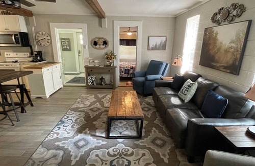 Wagoner Cabin | Fisherman's Flat Cozy 3-bedroom cabin short walk to water at Cypress Cove