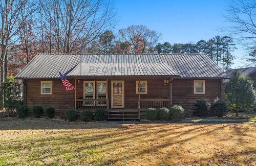 Guntersville House | Fisherman's Haven: Perfect Retreat for Anglers!