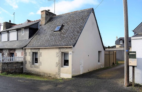 Tregastel House | Fisherman's house with terrace 450m from the beach in TREGASTEL