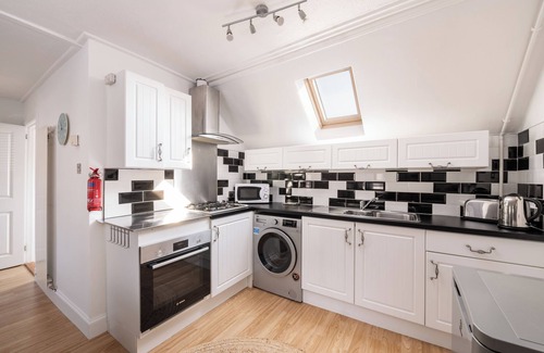 Lossiemouth Apartment | Fisherman's Rest - seaside getaway - beaches - golf - 5 mins walk to sea