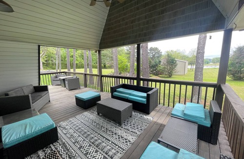 Springville House | Fisherman’s Paradise 3-bedroom lake view home with WiFi, AC in Springville, TN.