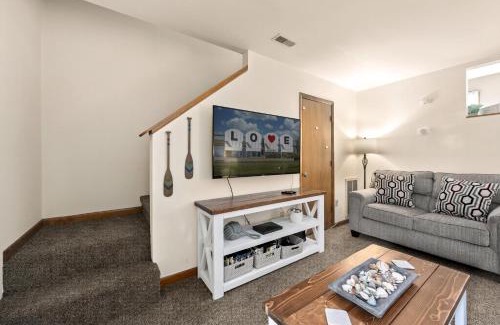 Deep Hole House | Fishhook Hideaway