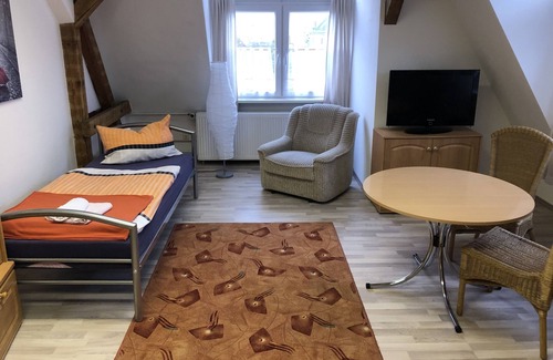 Krampfervorstadt House | Fitter room, apartment, private room up to 15 people
