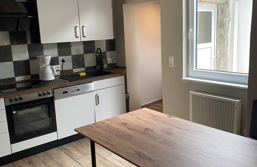 Brunsbuttel House | Fitters' house in the center near the industry