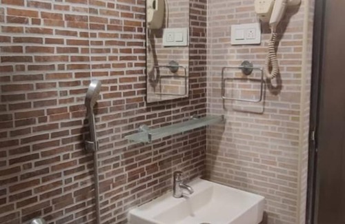 Ekkatuthangal Hotel | Five Stones By Earth Hotel Ekkatuthangal Guindy