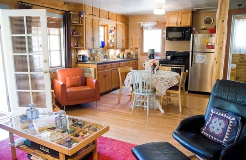 Pinehurst Cabin | Fivespot Cabin, an art and nature lover's retreat