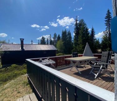 Loten Municipality House | Fjellkos og ro på Budor 4 roms hytte med peis og wifi