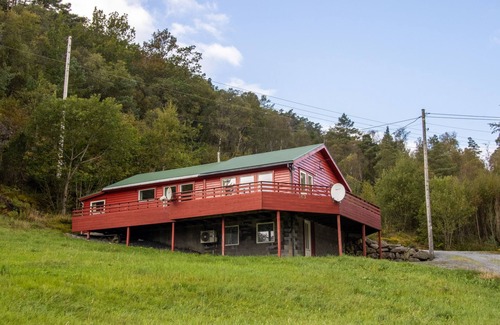 Tysnes House | Fjordglytt by Interhome