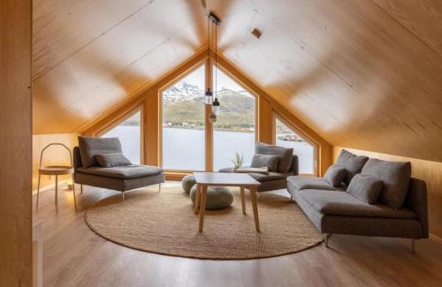 Flakstad House | Fjordview Ryten 1 Retreat