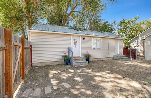 Twin Falls House | Flamingo Hideaway 1-Bed Suite Near Downtown