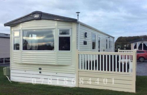 Kirby Misperton Resort | Flamingo Land - Cedar Wood CW09