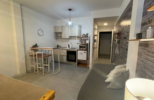 Remedios de Escalada Apartment | Flat 10 in Escalada spacious and bright / with pool
