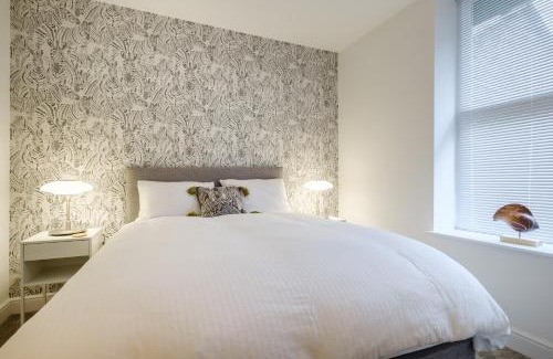 Bowness-on-Windermere Apartment | Flat 2, The Old Antiques Warehouse - FREE off-site Health Club access with Pool, Sauna, Steam Room & Gym