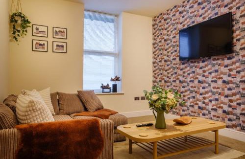 Bowness-on-Windermere Apartment | Flat 2, The Old Antiques Warehouse - FREE off-site Health Club access with Pool, Sauna, Steam Room & Gym
