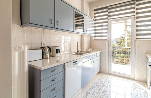 Etiler Apartment | Flat 5 min to Akmerkez and Bebek Coast in Etiler