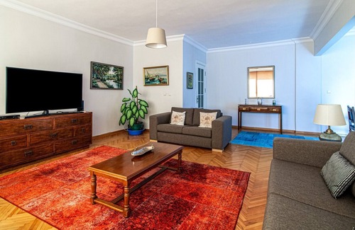 Etiler Apartment | Flat 5 min to Akmerkez and Bebek Coast in Etiler