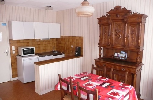 La Bourboule Apartment | Flat in a building in the middle of the town