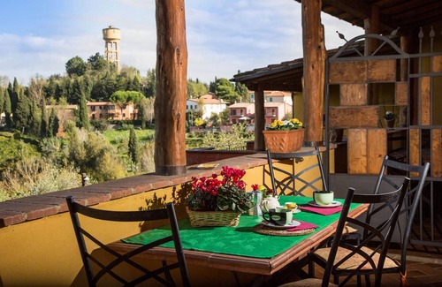 Lari Apartment | Flat in Lari, A/C, terrace, pool, restaurant, Wi-Fi, close to the village, La