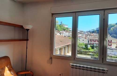 Ondarroa Condo | FLAT in the CENTER OF ONDARROA, fishing village, with WIFI 600MB, without slopes.
