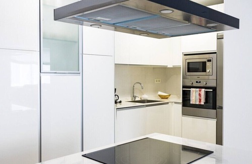 Gijon Apartment | Flat in the centre of Gijón near the beaches by MH