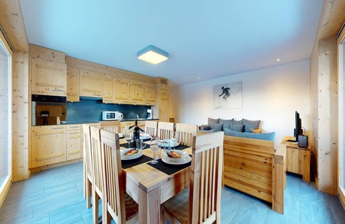Veysonnaz Apartment | Flat in Veysonnaz with Ski-in/Ski-out Access
