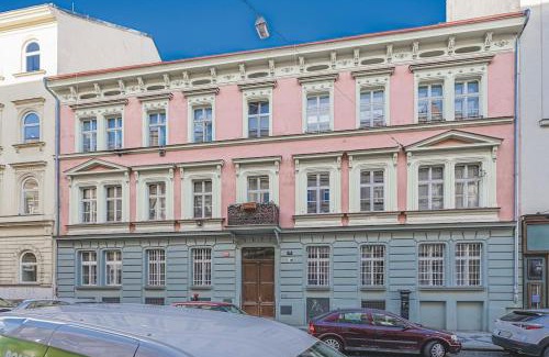 Andel Apartment | Flat Near Prague Castle Stylish & Prime Location 5