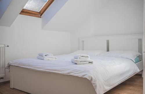 Andel Apartment | Flat Near Prague Castle Stylish & Prime Location 5