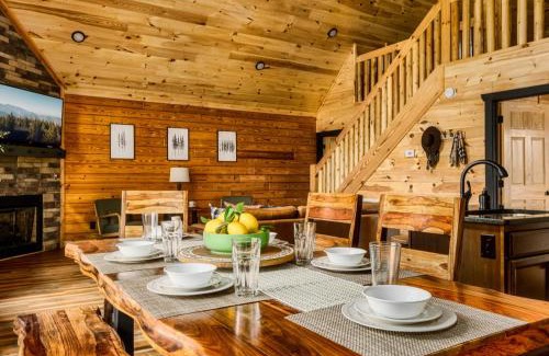 White Oak Lodge Apartment | Flat roads, Mountain View, Full Gym and Tennis court