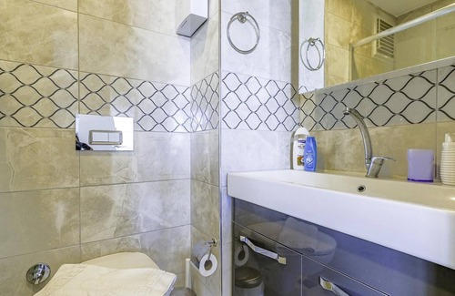 Avsallar Apartment | Flat w Balcony and Shared Pool 6 min to Beach