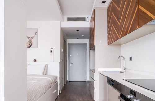 Mahmutbey Apartment | Flat w City View Wall 5 min to Mall of Istanbul
