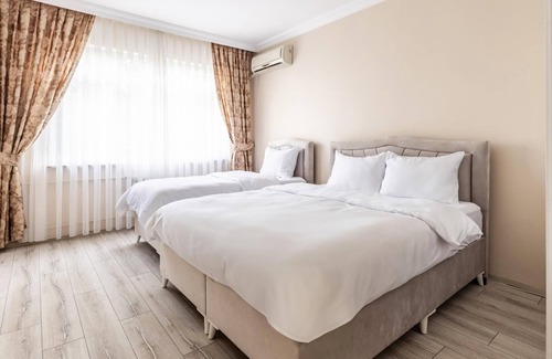Merter Apartment | Flat with Balcony 3 min to Public Transportation