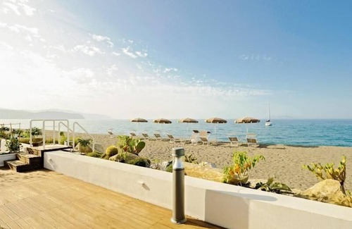 Marchesana Apartment | Flat with barbecue, terrace and pool